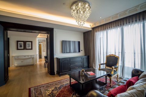 Condo in Watthana, Bangkok, Thailand, 3 bedrooms  № 200564