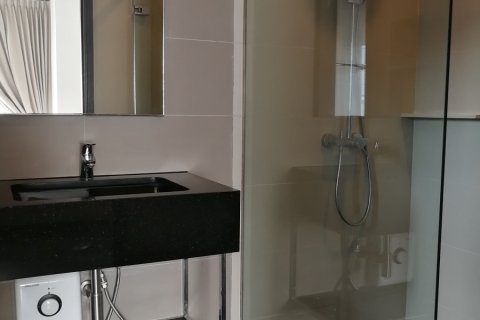 Condo à Watthana, Bangkok, Thaïlande, 1 chambre  № 200567 - photo 2