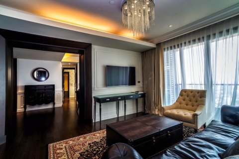 Condo in Watthana, Bangkok, Thailand, 3 bedrooms  № 200563