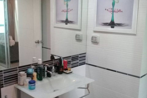 Condominio de 1 dormitorio en Pattaya, Tailandia № 204294 - foto 2