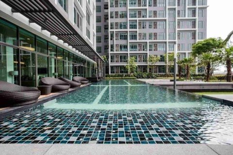 Condominio de 1 dormitorio en Thonburi, Bangkok, Tailandia № 183618 - foto 10