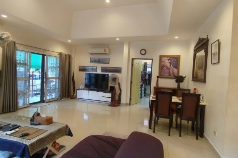 Casa de 2 dormitorios en Pattaya, Tailandia № 155566 - foto 3