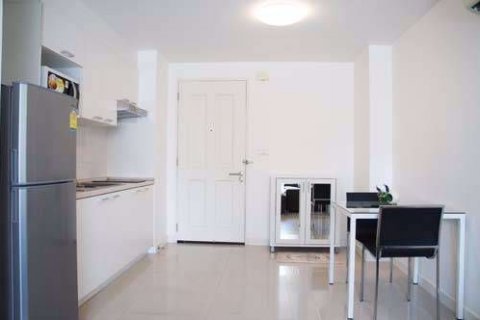 Condominio de 1 dormitorio en Watthana, Bangkok, Tailandia № 48180 - foto 3