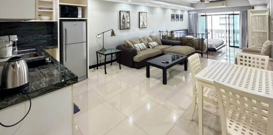 Studio in Pattaya, Thailand № 233575