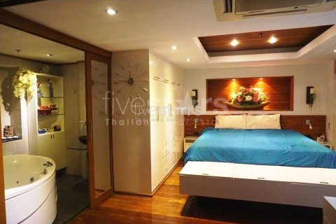 Condo in Bangkok, Thailand, 1 bedroom № 66984 - photo 9
