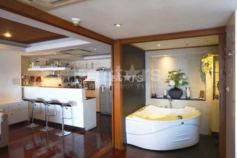 Condo in Bangkok, Thailand, 1 bedroom № 66984 - photo 8