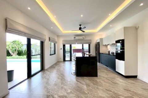 Chalet de 3 dormitorios en Hua Hin, Tailandia № 176820 - foto 10