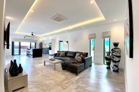 Chalet de 3 dormitorios en Hua Hin, Tailandia № 176820 - foto 3
