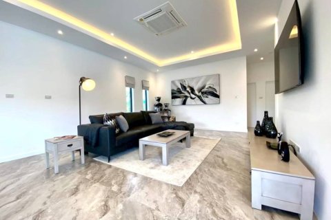 Chalet de 3 dormitorios en Hua Hin, Tailandia № 176820 - foto 4