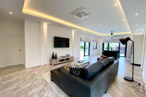 Chalet de 3 dormitorios en Hua Hin, Tailandia № 176820 - foto 5