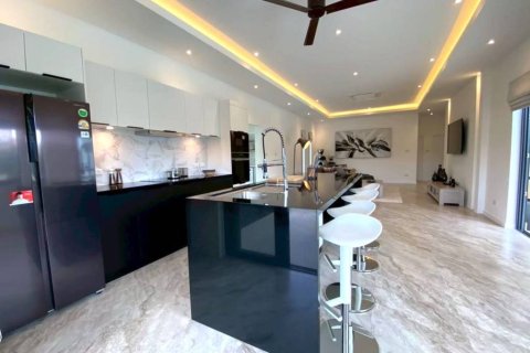 Chalet de 3 dormitorios en Hua Hin, Tailandia № 176820 - foto 8