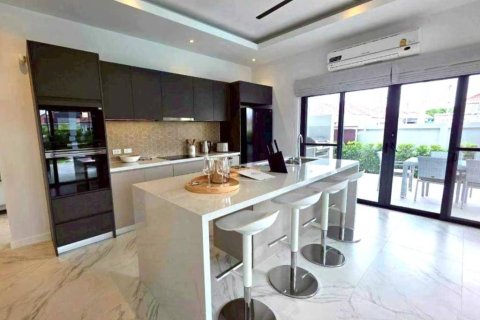 Villa in Hua Hin, Thailand 3 bedrooms № 176819 - photo 8