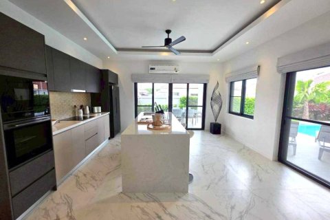 Villa in Hua Hin, Thailand 3 bedrooms № 176819 - photo 4