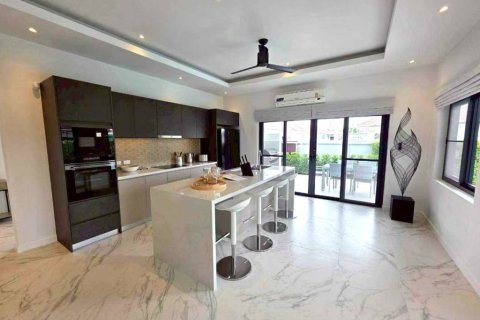 Villa in Hua Hin, Thailand 3 bedrooms № 176819 - photo 7