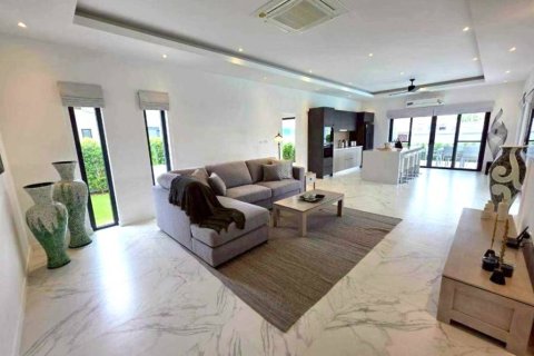 Villa in Hua Hin, Thailand 3 bedrooms № 176819 - photo 2