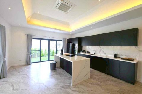 Villa in Hua Hin, Thailand 3 Schlafzimmer № 176818 - Foto 8