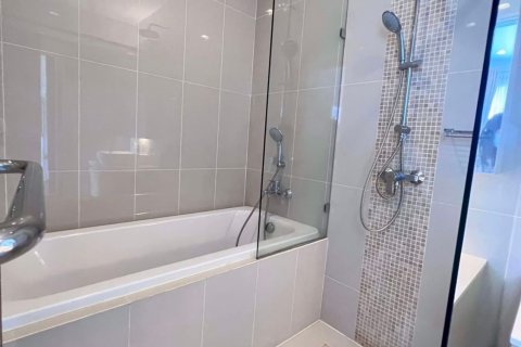Condominio de 1 dormitorio en Ratchathewi, Bangkok, Tailandia № 54130 - foto 15