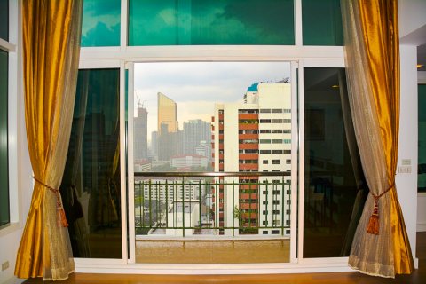Condominio de 3 dormitorios en Bangkok, Tailandia № 67024 - foto 3