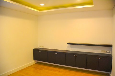 Condominio de 3 dormitorios en Bangkok, Tailandia № 67024 - foto 16