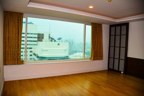 Condominio de 3 dormitorios en Bangkok, Tailandia № 67024 - foto 14