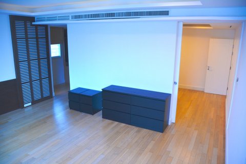 Condominio de 3 dormitorios en Bangkok, Tailandia № 67024 - foto 15