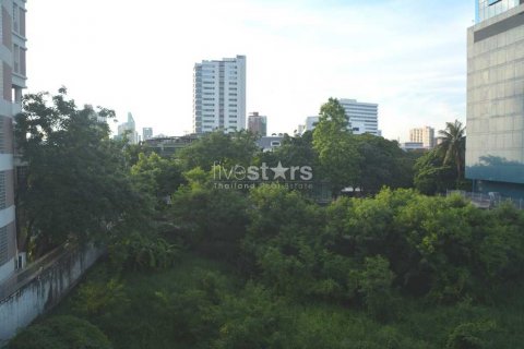 Condo in Bangkok, Thailand, 2 bedrooms  № 67025