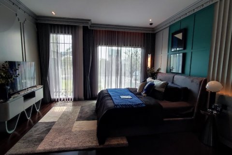 Chalet de 5 dormitorios en Bangkok, Tailandia № 165429 - foto 16