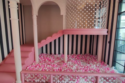 Chalet de 5 dormitorios en Bangkok, Tailandia № 165429 - foto 24