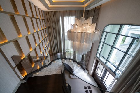 Chalet de 4 dormitorios en Bangkok, Tailandia № 165430 - foto 8