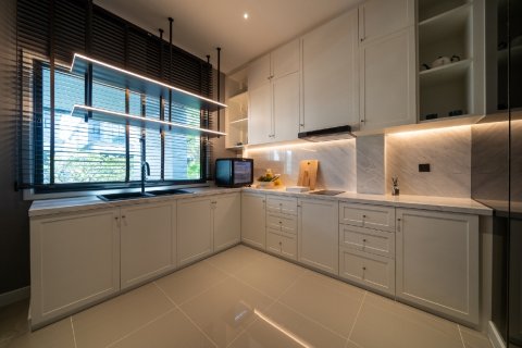 Chalet de 4 dormitorios en Bangkok, Tailandia № 165431 - foto 4