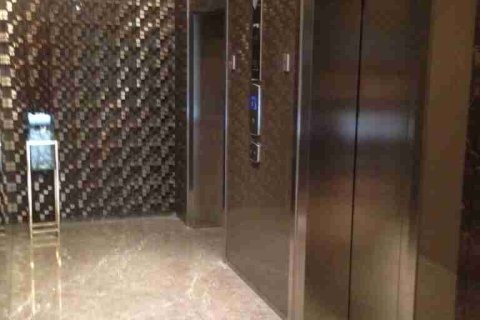Condominio de 1 dormitorio en Thonburi, Bangkok, Tailandia № 183112 - foto 3