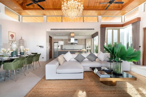 Casa de 4 dormitorios en Bang Tao, Tailandia № 180887 - foto 9