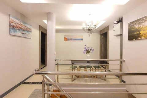 Chalet de 5 dormitorios en Pattaya, Tailandia № 153942 - foto 9
