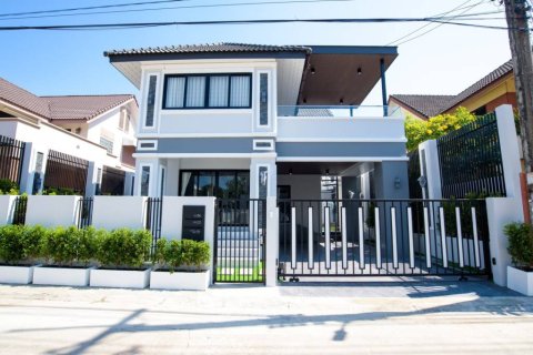 Villa in Pattaya, Thailand 4 Schlafzimmer № 153944