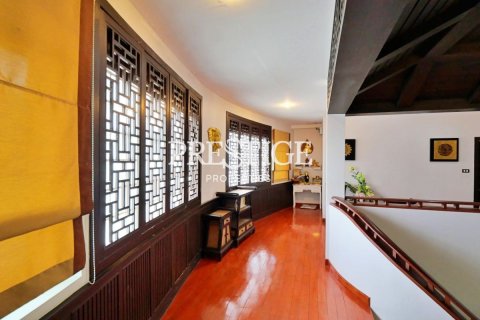 Casa de 7 dormitorios en Pattaya, Tailandia № 198683 - foto 19