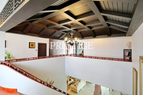 Casa de 7 dormitorios en Pattaya, Tailandia № 198683 - foto 18