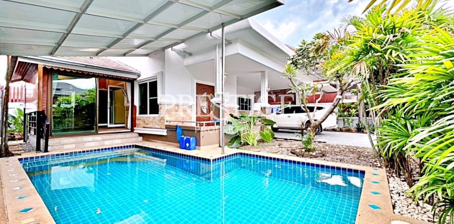 Casa de 3 dormitorios en Pattaya, Tailandia № 198681