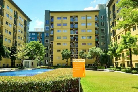 Sobre plano Plum Condo Park Rangsit en Pathum Thani, Tailandia № 55139 - foto 4