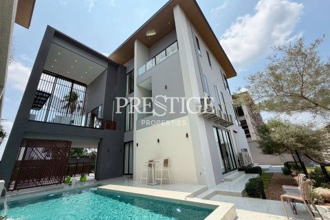 Haus in Pattaya, Thailand 5 Schlafzimmer № 197606