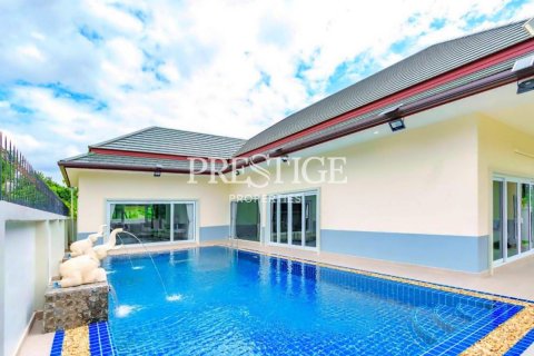 Casa de 4 dormitorios en Pattaya, Tailandia № 197608