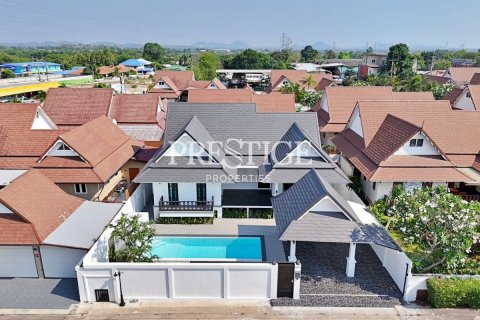 Casa de 3 dormitorios en Pattaya, Tailandia № 197609