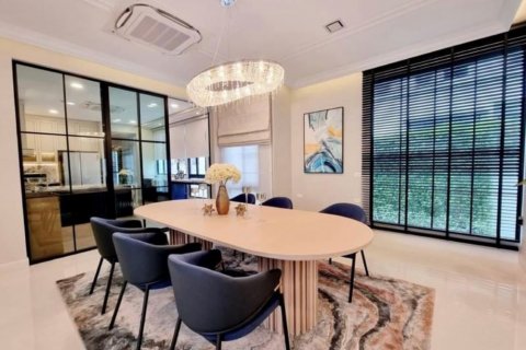Villa in Bangkok, Thailand 5 Schlafzimmer № 133700 - Foto 4