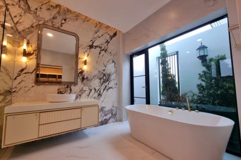 Villa in Bangkok, Thailand 5 Schlafzimmer № 133700 - Foto 13