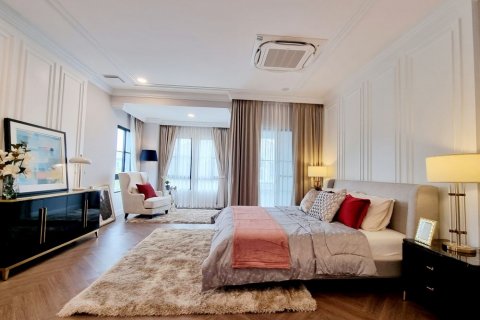 Villa in Bangkok, Thailand 5 Schlafzimmer № 133700 - Foto 9