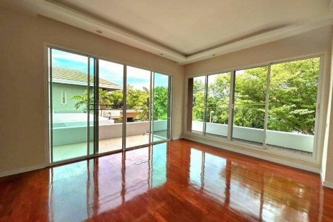 Chalet de 3 dormitorios en Bang Phli Yai, Tailandia № 133699 - foto 13