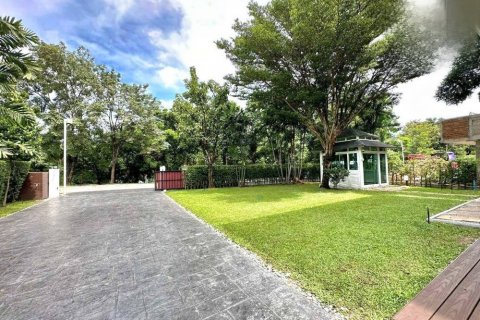 Chalet de 3 dormitorios en Bang Phli Yai, Tailandia № 133699 - foto 2