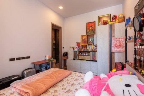 Chalet de 4 dormitorios en Bang Na, Bangkok, Tailandia № 133701 - foto 7