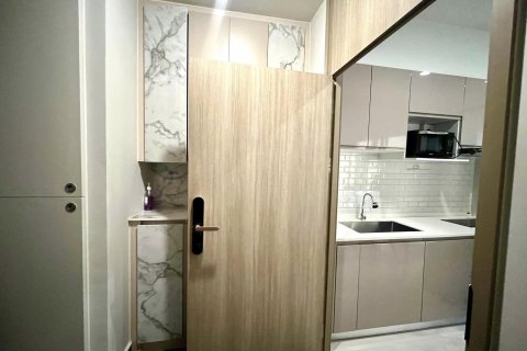 Condominio de 1 dormitorio en Pathum Wan, Bangkok, Tailandia № 133696 - foto 4