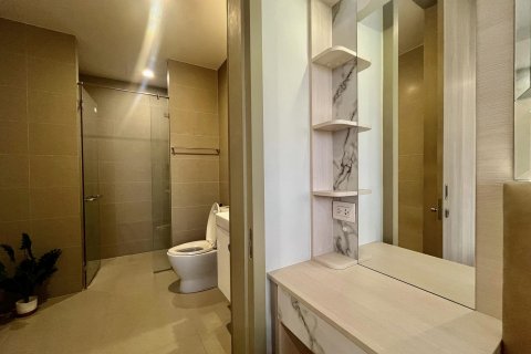 Condominio de 1 dormitorio en Pathum Wan, Bangkok, Tailandia № 133696 - foto 8