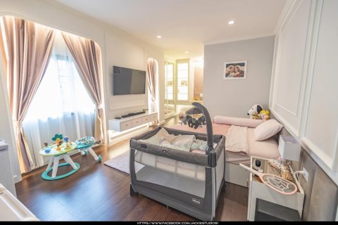 Chalet de 4 dormitorios en Bangkok, Tailandia № 133697 - foto 13